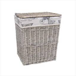 Canasto Rattan con mariposas 38 x 28 x 48 cm de alto