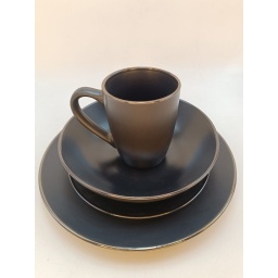 Juego de Vajilla 16 pzs negro con borde brillante